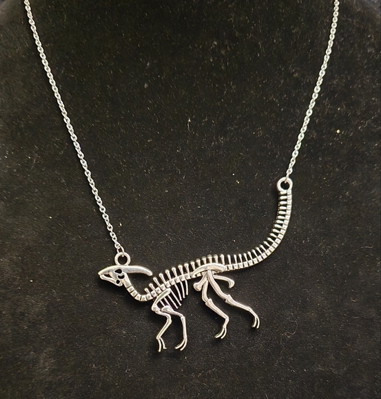 The Unbranded Brand Jewelry - Chic Silver Dinosaur Pendant Necklace